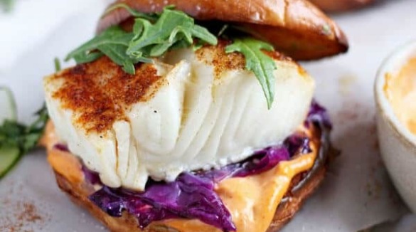 Blackened Fish Burger with Sriracha Mayo recipe | Island Real Estate