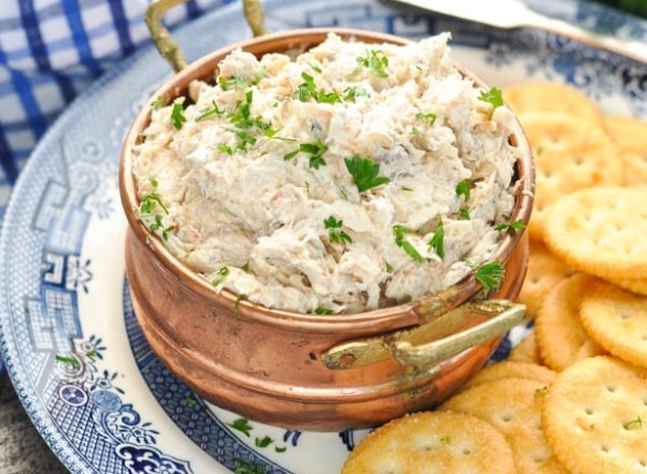 crab dip with crackers | Island Real Estate